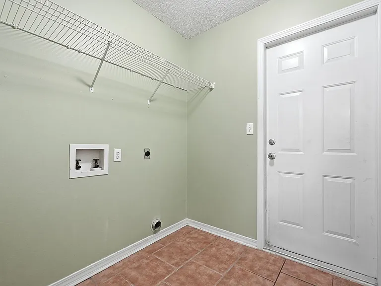 1243 Jefferyscot Dr — Photo 45