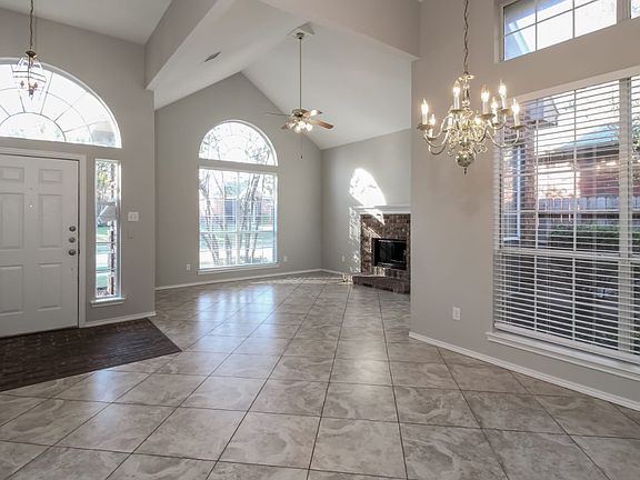 5th image of 1405 Rosewood Ln
