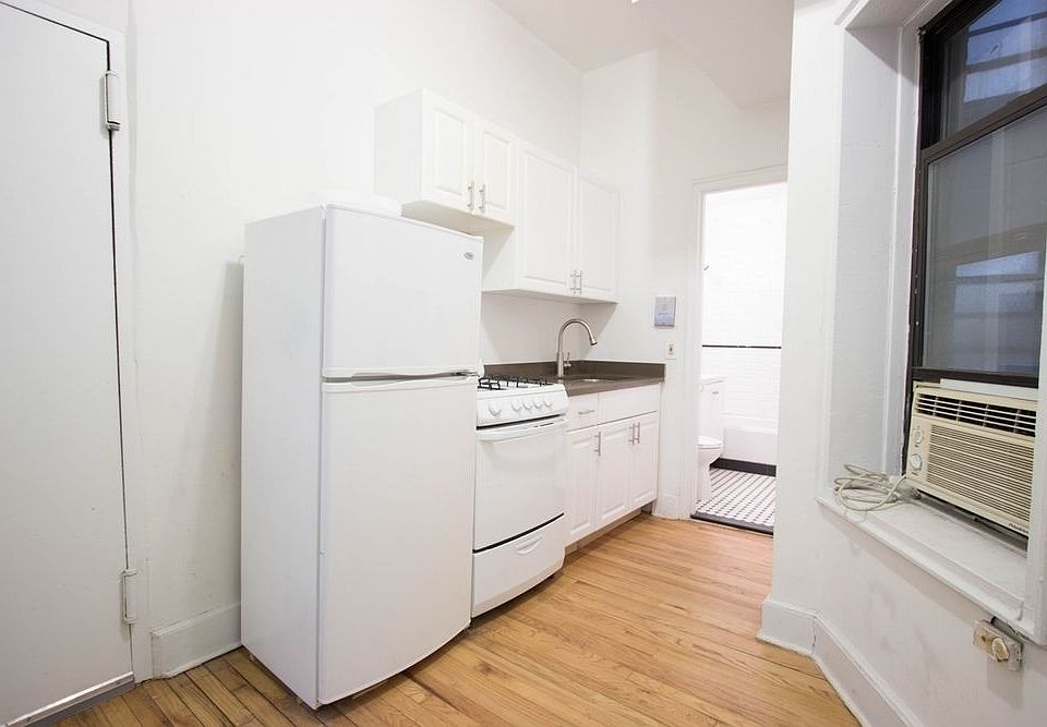 1st image of 157 E 2nd St APT 1A