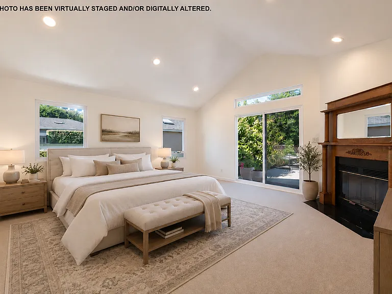Primary Bedroom (virtually staged)