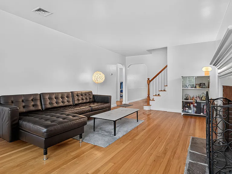7 Glenwood Ave — Photo 6