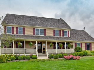 17819 W Pond Ridge Cir, Gurnee, IL 60031