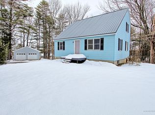 29 Augusta Rd, Topsham, ME 04086