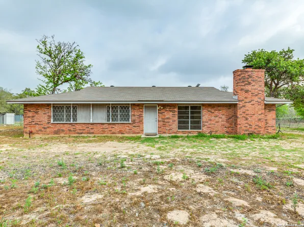 722 Woodcrest, Somerset, TX 78069