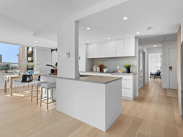 1406 W Harwood St #404 — Photo 19