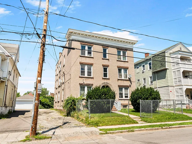 66 Standish St #2W — Photo 24