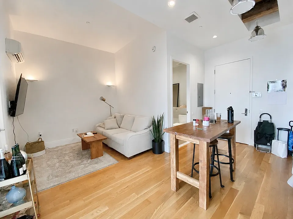 22 Monitor St #4L