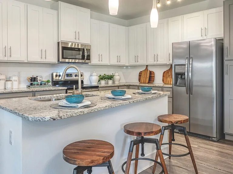 Venice Isles Luxury Apartments — Photo 19