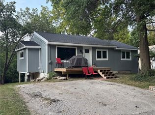 1104 E Pacific Ave, Independence, MO 64050