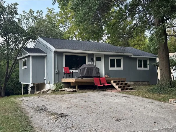 1104 E Pacific Ave, Independence, MO 64050