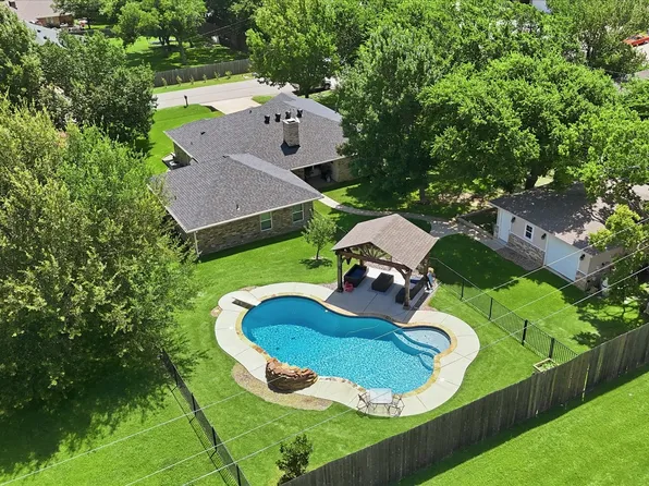 405 Lantern Ridge Dr, Mansfield, TX 76063
