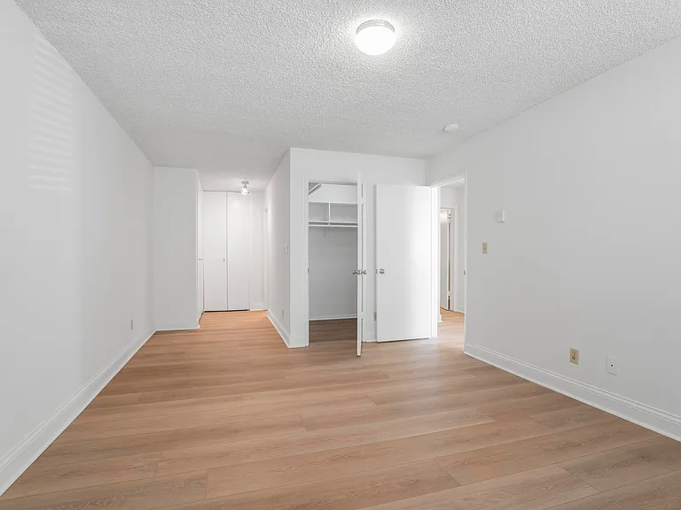 930 3rd St #107 — Photo 14