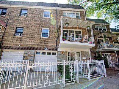 9434 43rd Ave, Flushing, NY, 11373