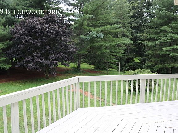 3rd image of 69 Beechwood Dr