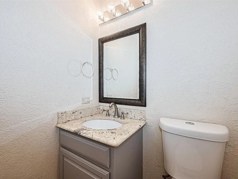 3614 Bee Bayou Ln — Photo 20