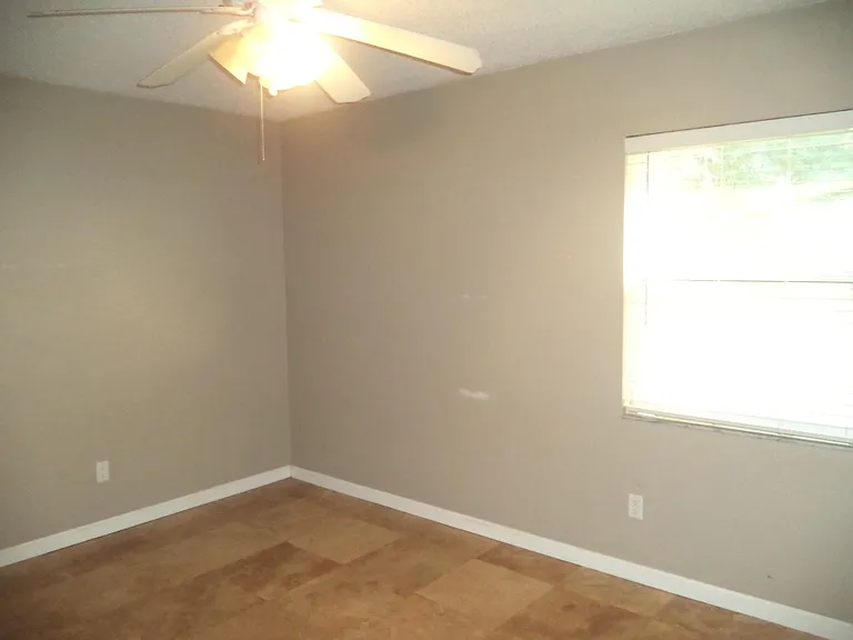 2203 Whitney Pl — Photo 3