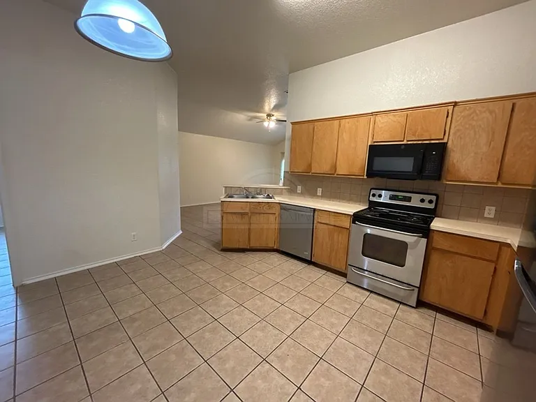 306 Jeff Gordon Dr — Photo 11