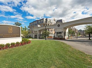 6000 Royal Court #6307, North Hills, NY 11040