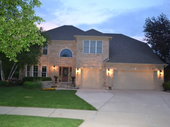 2704 San Luis Ct, Naperville, IL 60565