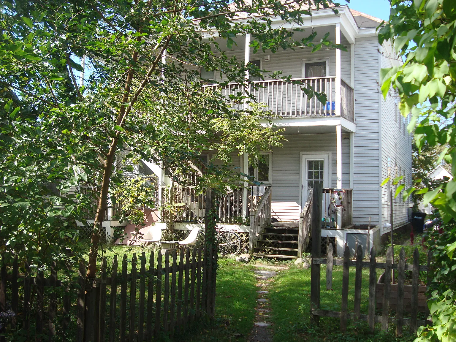 4 bed, 2000 sqft, $4,100 — Photo 2