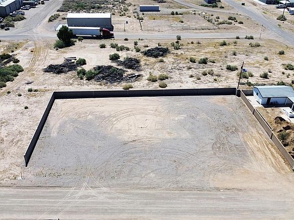 2nd image of 1422 Hamilton Way