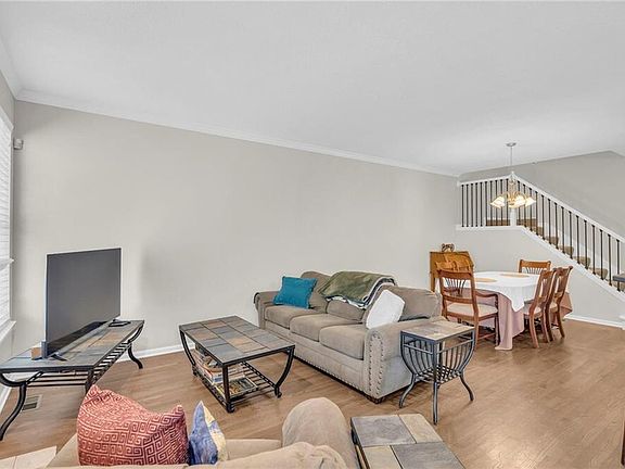3rd image of 16104 Linden St #0