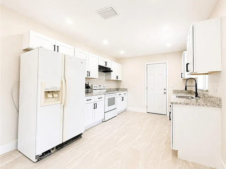 4426 Poinsettia St — Photo 5