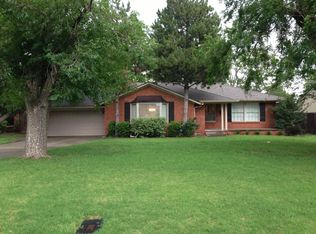 1811 Drakestone Ave, Nichols Hills, OK 73120