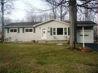 1284 Meadow Ln, Youngstown, OH