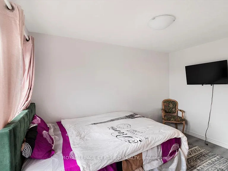 61 Soho St #25 — Photo 14