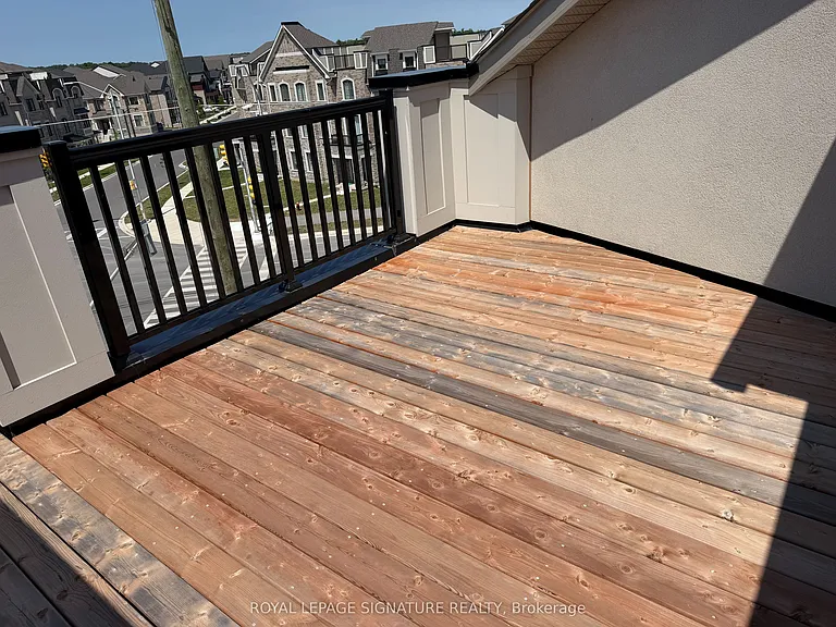 1392 William Halton Pkwy W — Photo 36