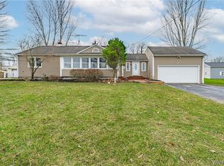 7330 Salt Rd, Clarence Center, NY 14032