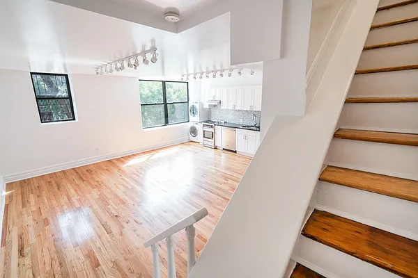 Rented by Compass | media 21