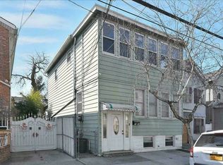 15-18 120th St, College Pt, NY 11356
