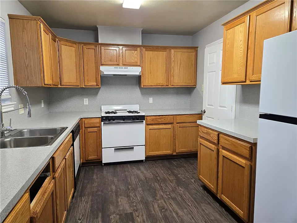 2308 Axis Ct