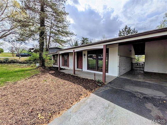 2nd image of 141 Meadowlark Dr