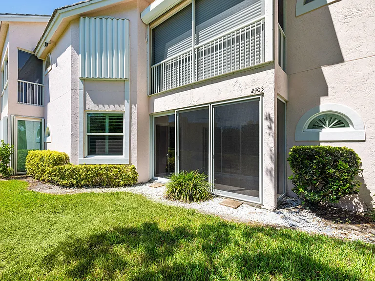 2703 Fairway Dr N — Photo 9