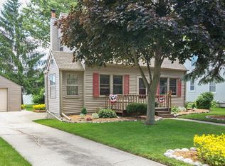 W164N8418 Hiawatha Ave, Menomonee Falls, WI 53051