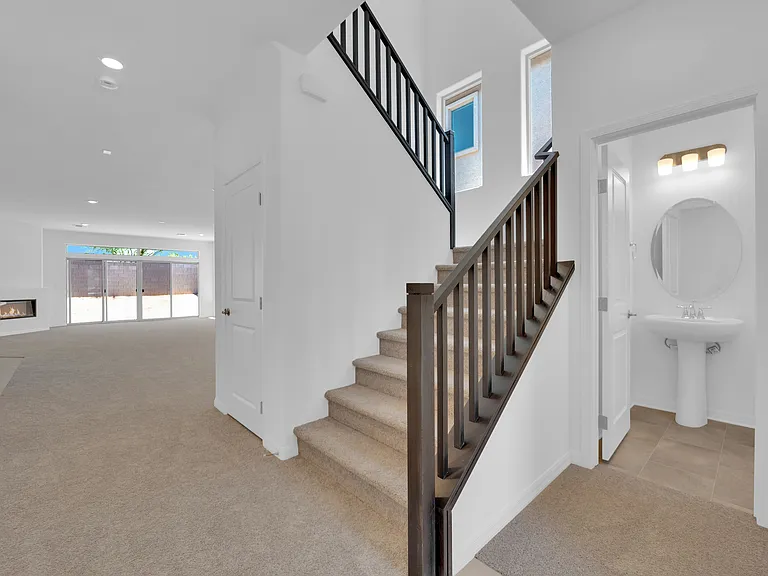 10462 Emerald Rye St — Photo 4