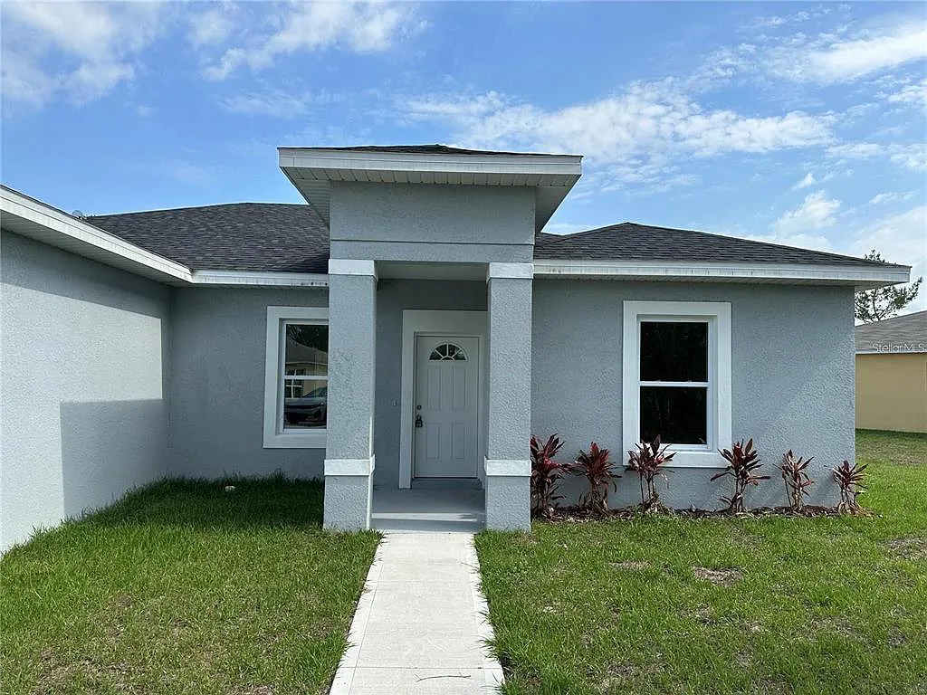 4 bed, 2.0 bath, 1758 sqft, $1,900 — Photo 2