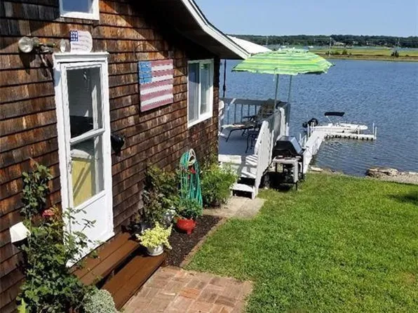 212 Cedar Rd, Groton, CT 06355