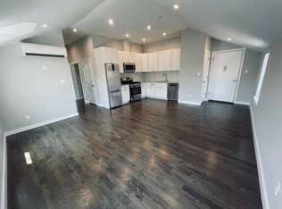5675 136th St #3B, Flushing, NY 11355