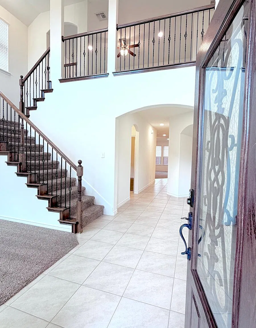 4 bed, 2918 sqft, $2,995 — Photo 4