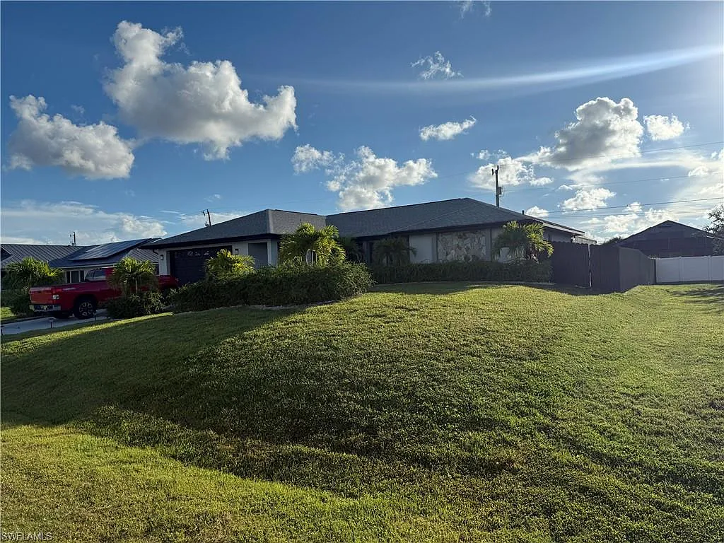 3 bed, 2.0 bath, 1605 sqft, $3,000 — Photo 3