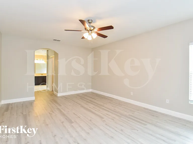 481 Nadeau Way — Photo 8