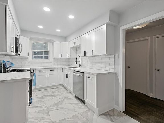 5th image of 515 Oaklawn Dr