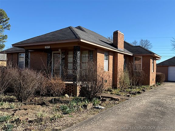 3rd image of 3523 Chandler Rd