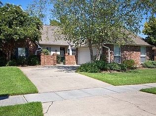 4044 Meadow Ridge Dr, Baton Rouge, LA 70817