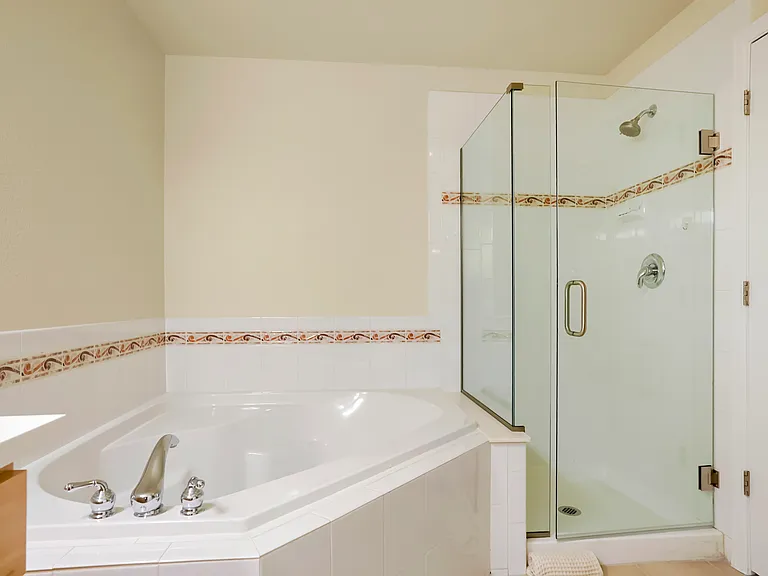 1727 N Pearl St #206 — Photo 5