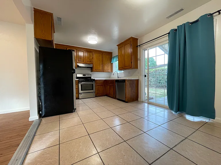 5908 Meghan Way — Photo 4